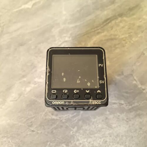 议价购-欧姆龙温控器E5CC-QX2ASM-850 现货，图片为实物