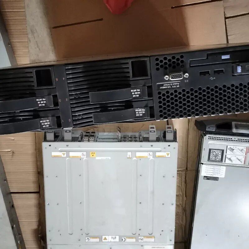 询价购-IBM服务器机箱X3650，MT：7979,带4张机械硬盘3