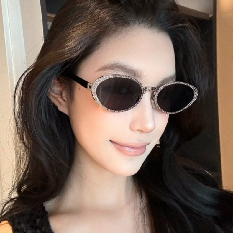男女网红同款痞帅装饰轻奢太阳镜椭圆形框高级感辣妹潮流墨镜