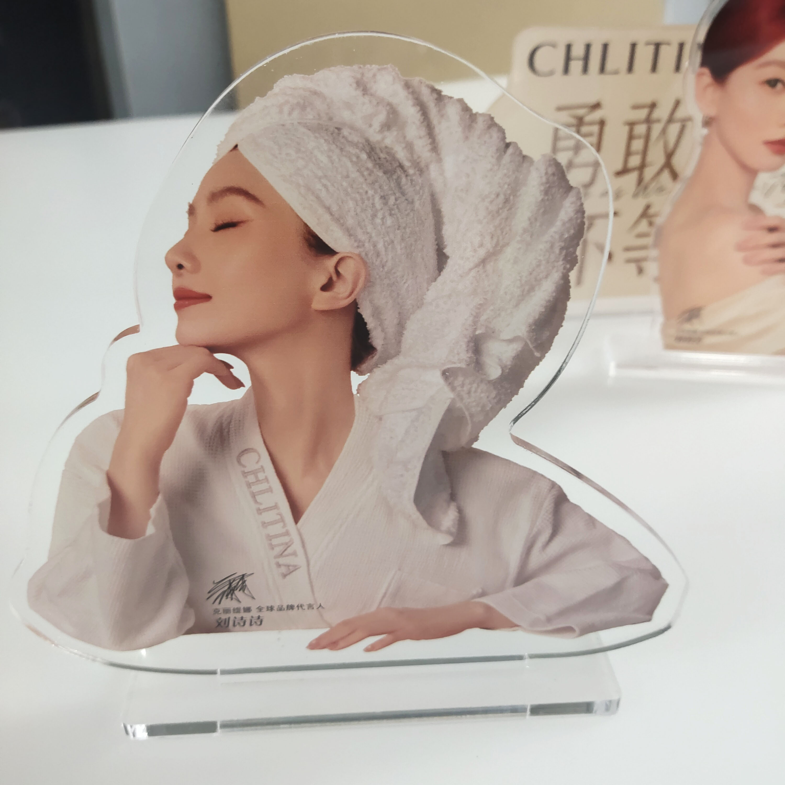 克丽缇娜刘诗诗门型展架海报亚克力桌面牌人形立牌KT版物料打卡框