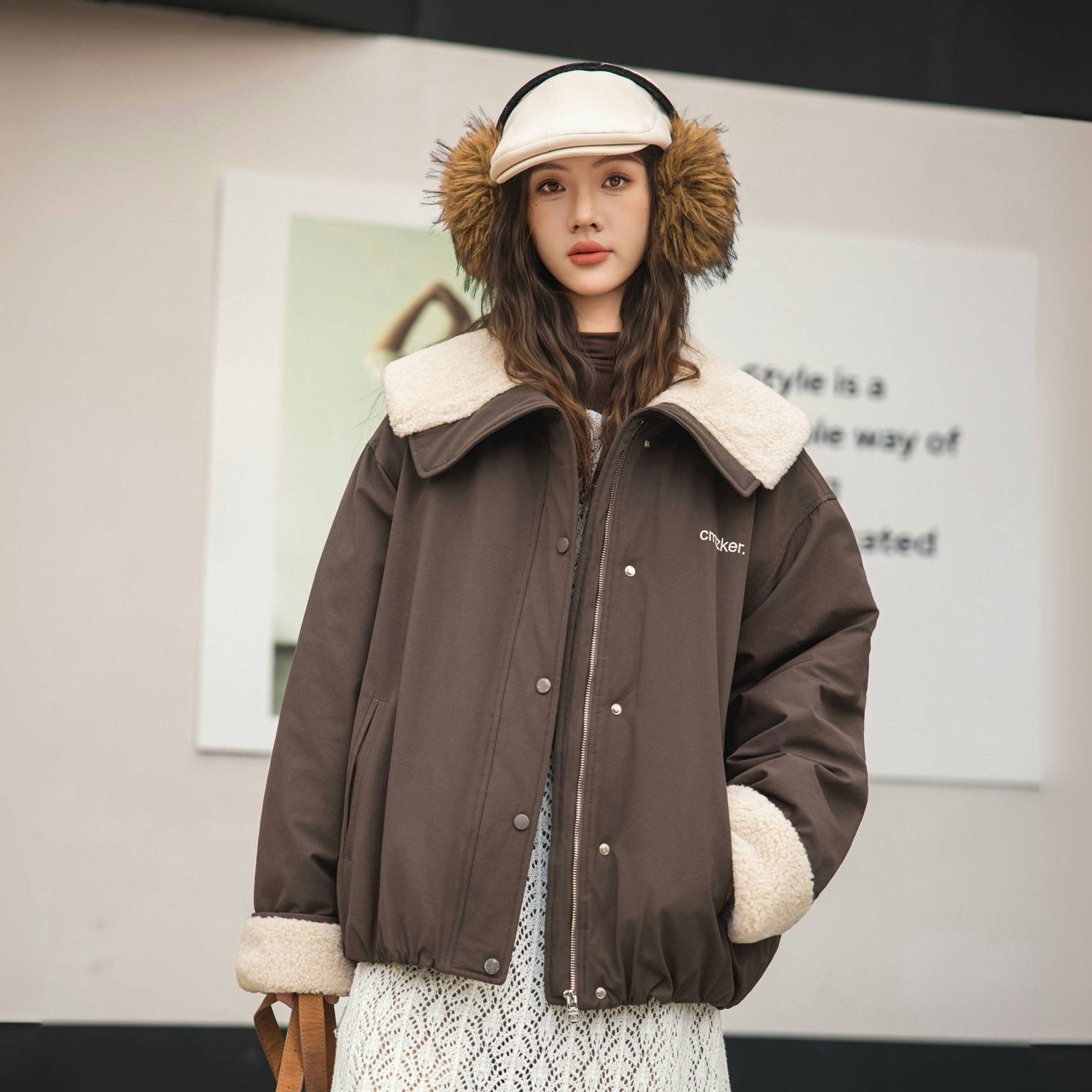 中大童女童外套2025冬休闲洋气阔版毛毛翻领保暖派克服外套85320