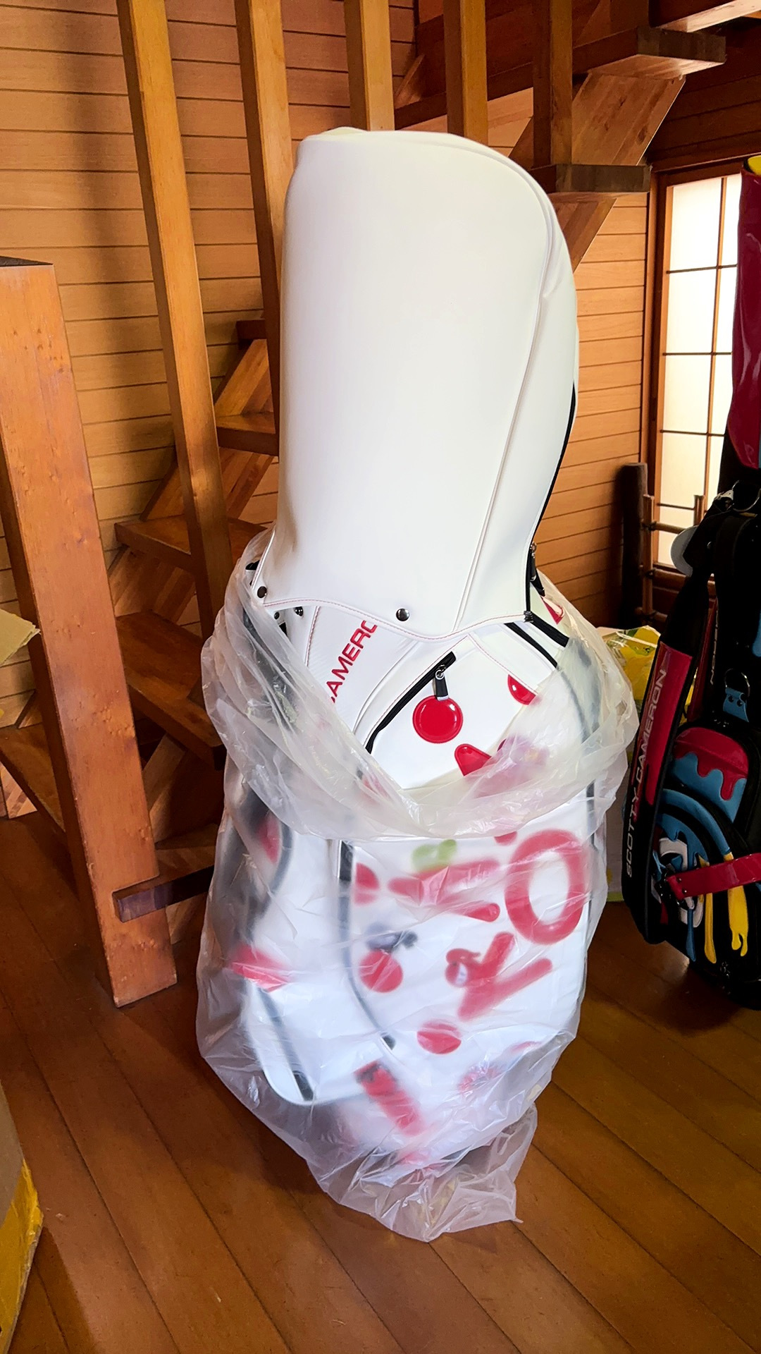 新款高尔夫球包卡梅隆荧光绿色个性男士职业球包PU防水料T字桶包