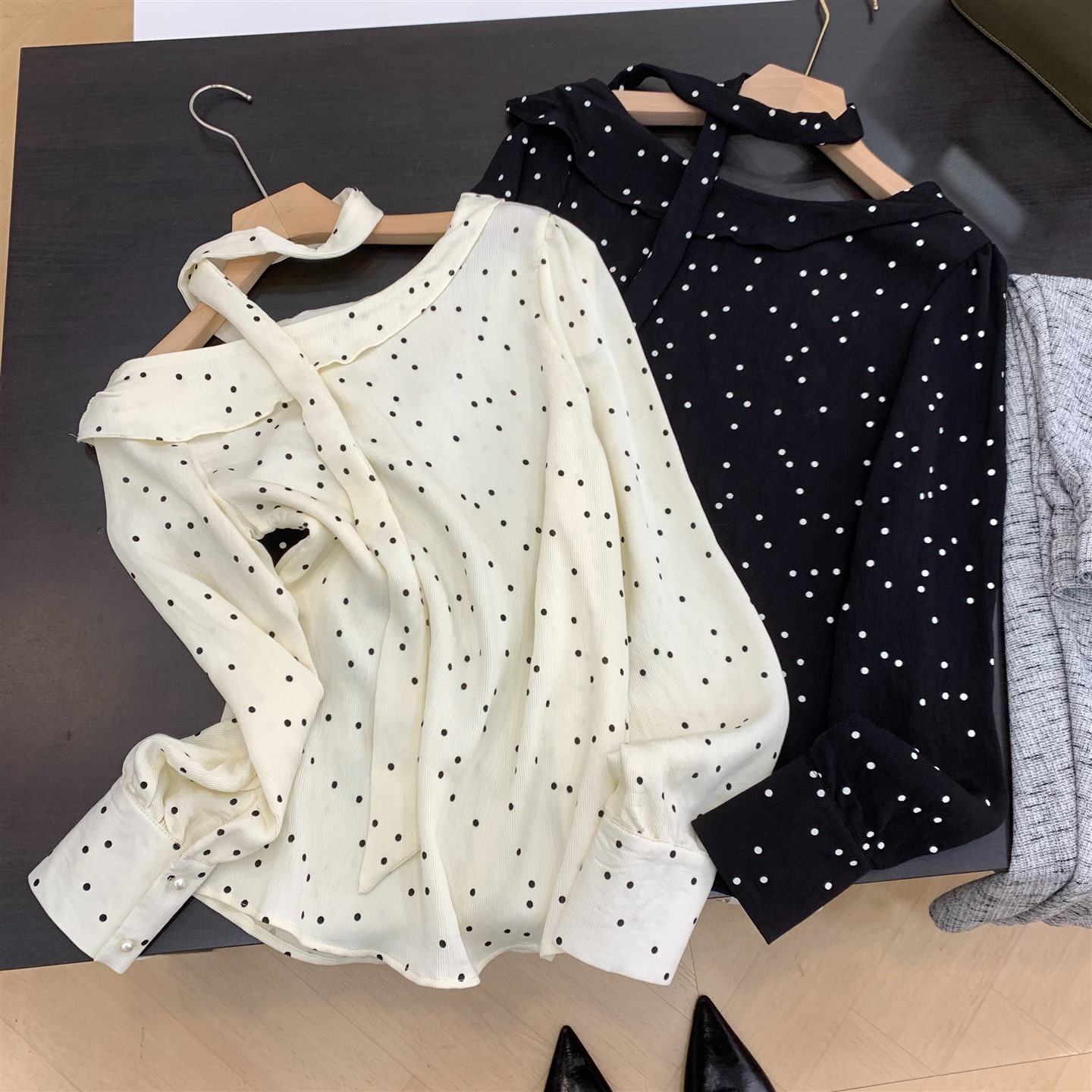 2025年秋季新款法式慵懒风长袖上衣女休闲百搭露肩上衣J#26