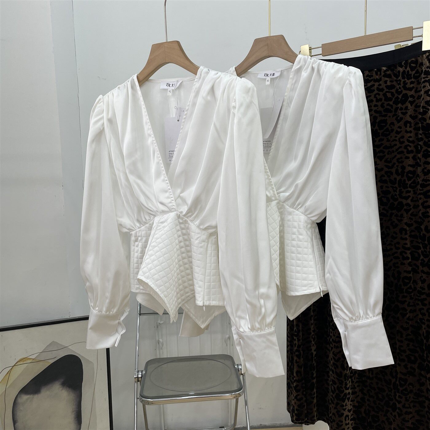 设计感小众褶皱V领长袖衬衫法式气质下摆泡泡袖衬衫K#16