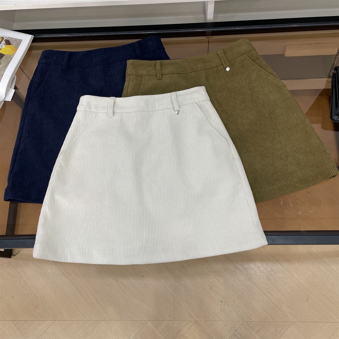 高腰灯芯绒半身裙女2025秋冬新款A字包臀半身裙K#30