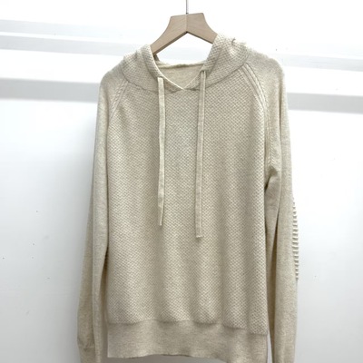 亏清！蜂窝织法连帽羚羊绒毛衣