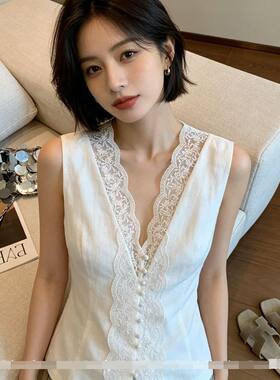 白色蕾丝拼接V领马甲背心女夏季新款设计感无袖内搭外穿收腰上衣