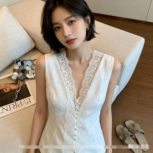 白色蕾丝拼接V领马甲背心女夏季新款设计感无袖内搭外穿收腰上衣