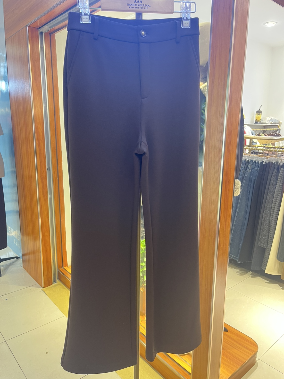 2025冬品牌正品加绒显瘦女士中腰筒喇叭长裤黑色咖色保暖855B6827