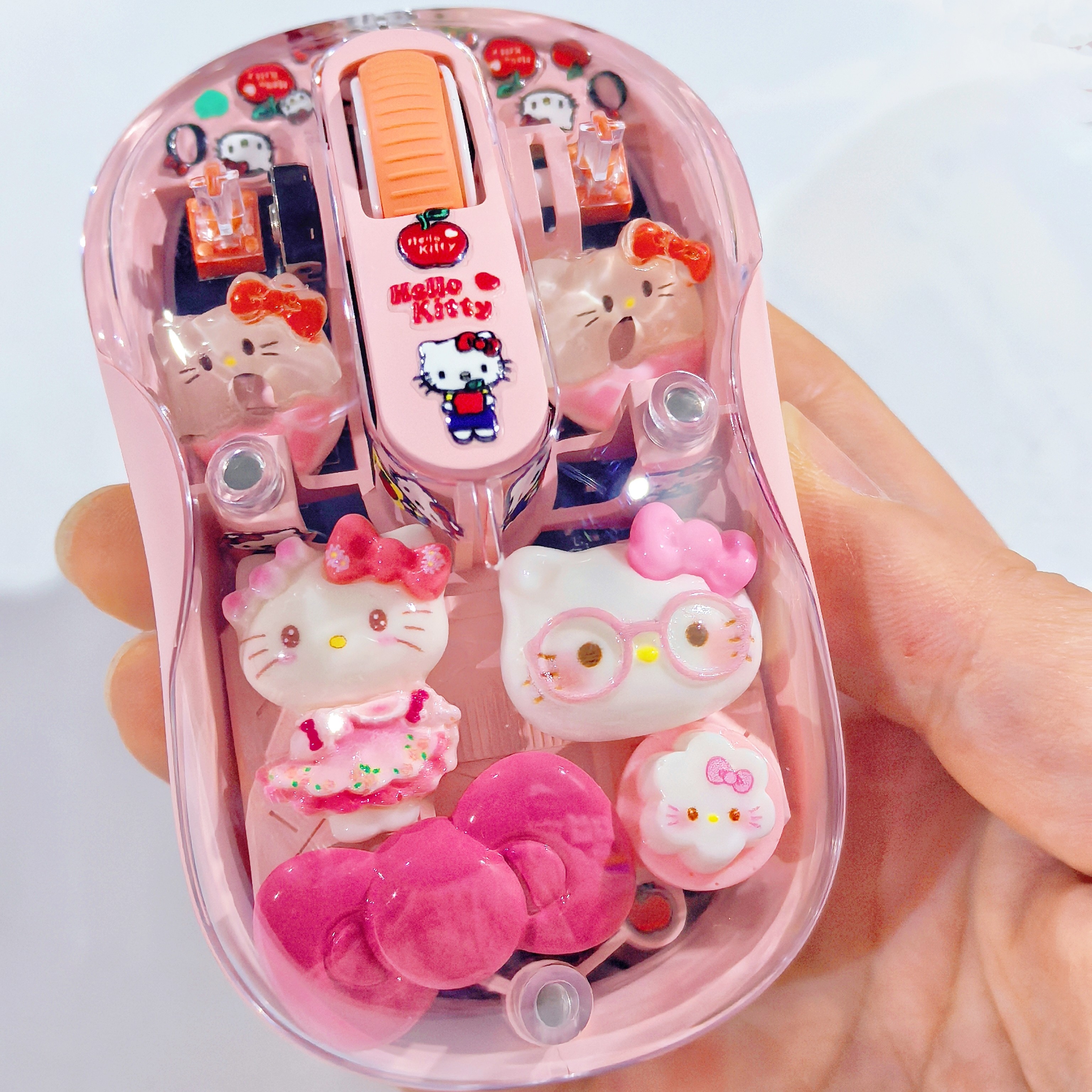 新款HelloKitty鼠标粉色透明磁吸无线蓝牙发光可爱卡通办公礼物
