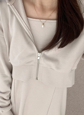 日单潮牌女生短款连帽卫衣L84573拉链开衫春秋季时尚少女风短外套