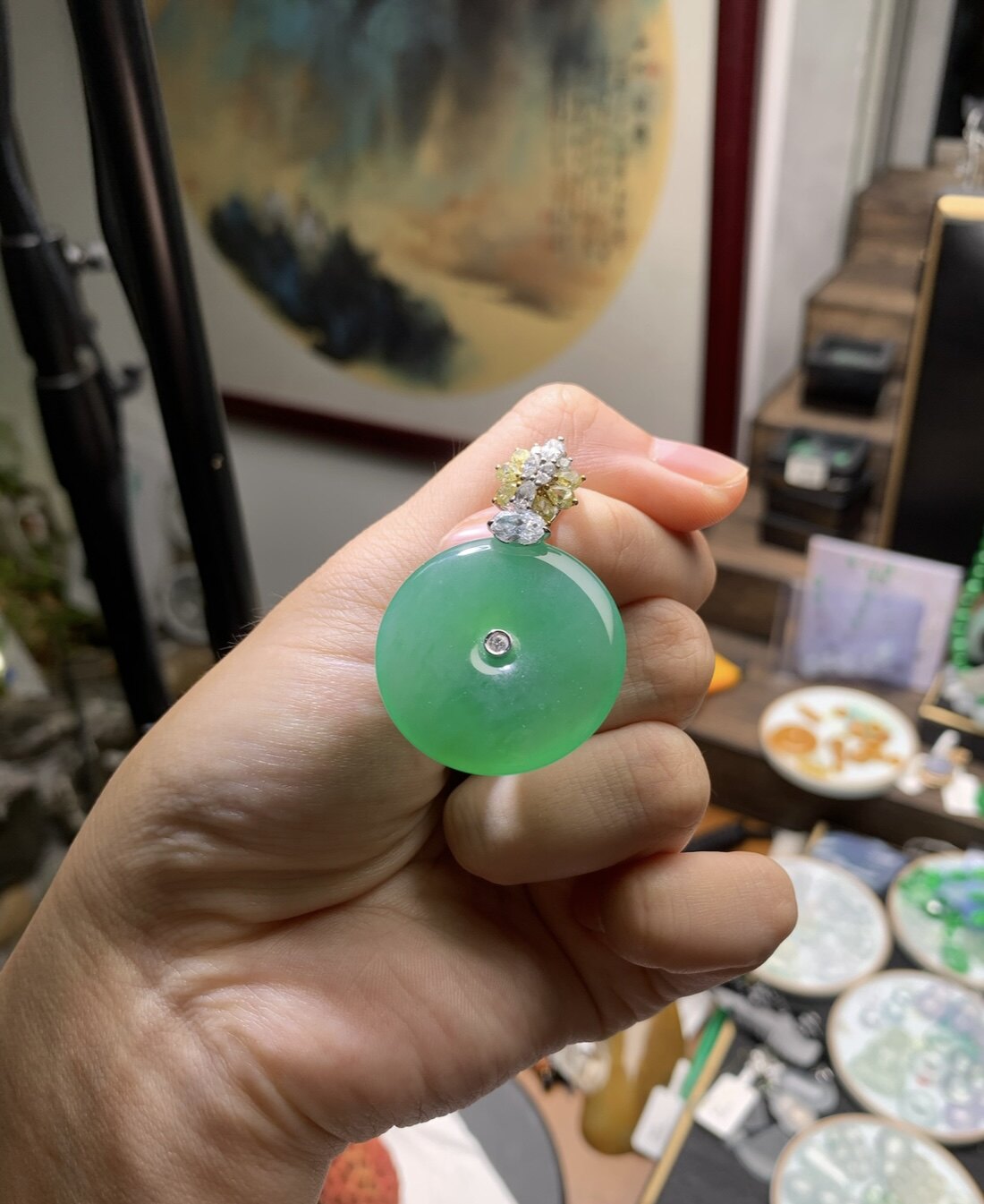 缅甸天然A货翡翠 木纳冰甜阳绿平安扣吊坠