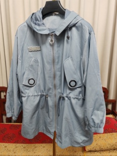 雾霾蓝重工珍珠钉珠连帽风衣女收腰派克服外皮工厂尾单阔版