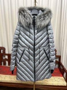 女士狐狸毛领连帽中长款鸭绒羽绒服小码100斤之内穿狐狸毛领可拆