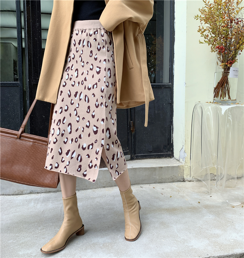 Real shot ~ 2020 autumn / winter high waist shows thin temperament leopard split mid length one-step skirt knitted skirt