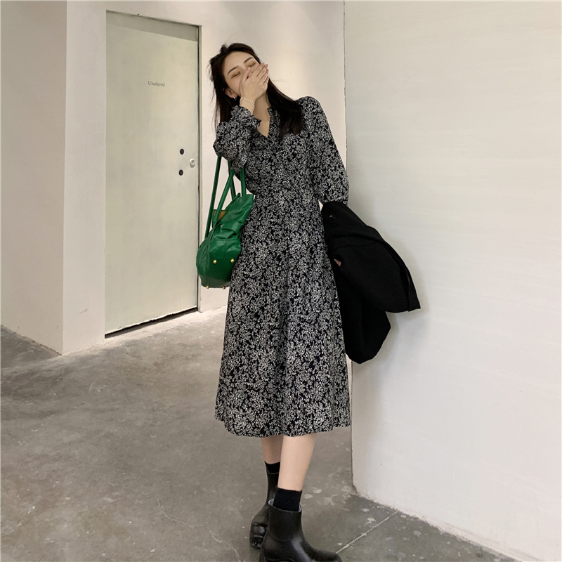 Real shot ~ V-neck floral dress early spring 2021 new gentle long skirt temperament retro A-line skirt