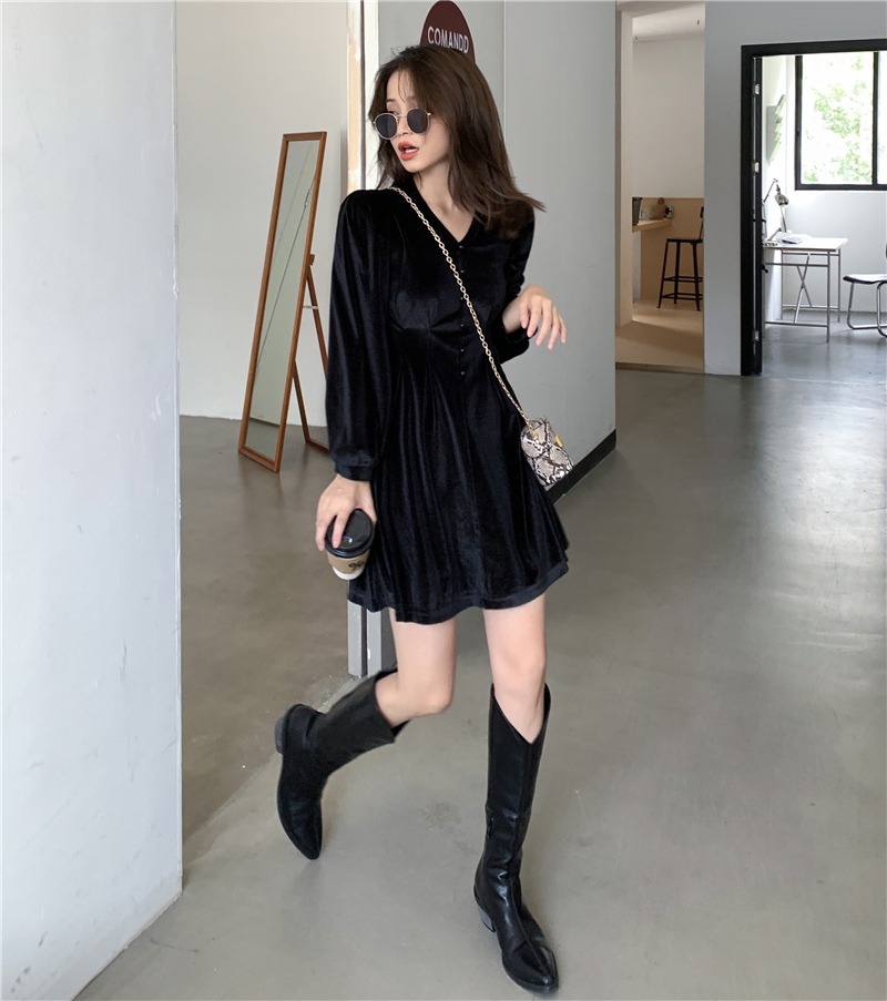 Real shot ~ Black Velvet Dress autumn winter 2020 new French fairy dress V-neck small black dress