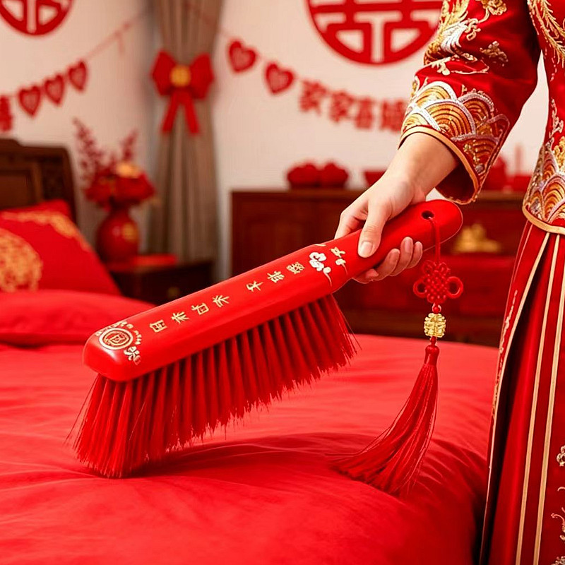 结婚用木质大红色扫床刷子图片