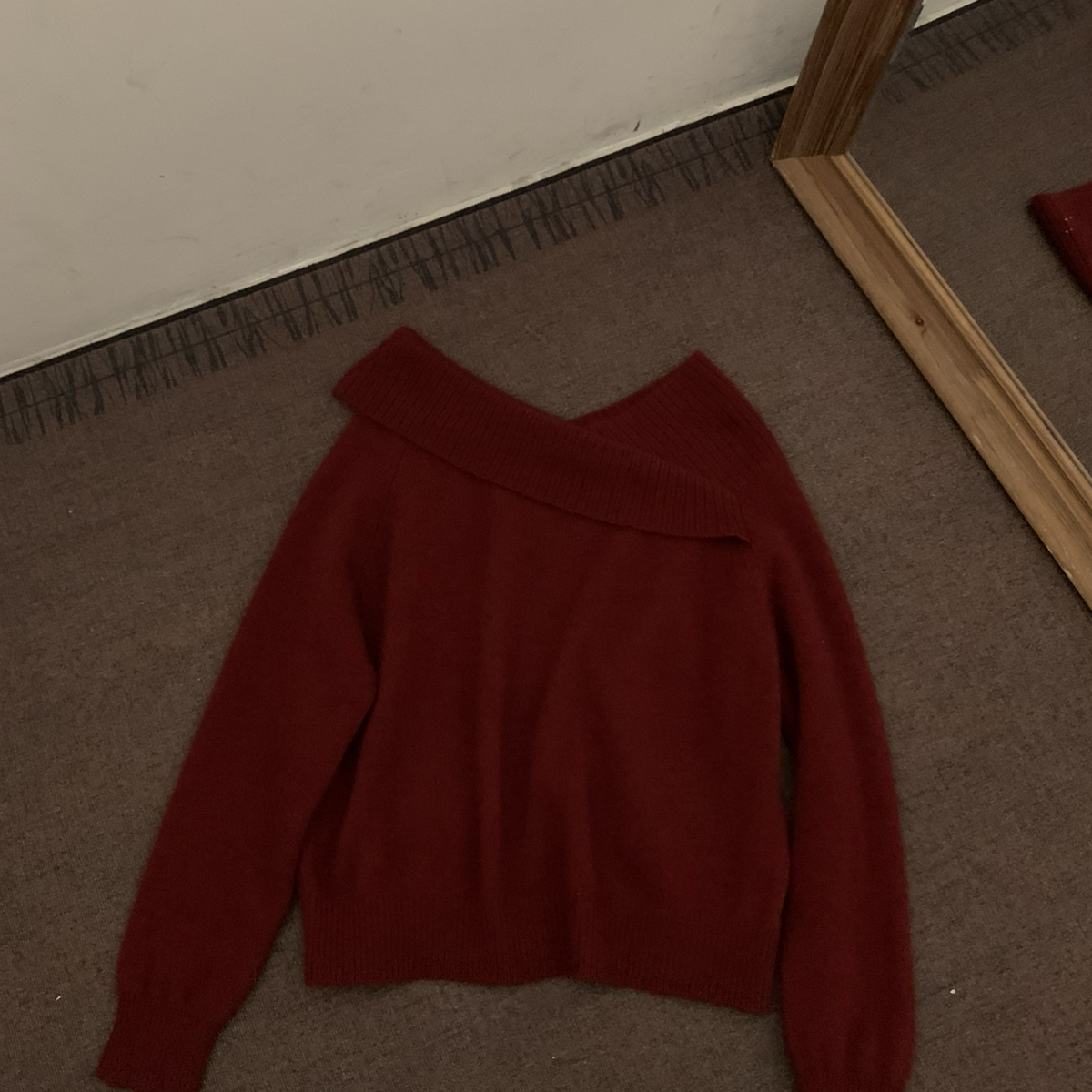 静茹-新韩系新年氛围感溜肩针织衫（含43.9绵羊毛）79