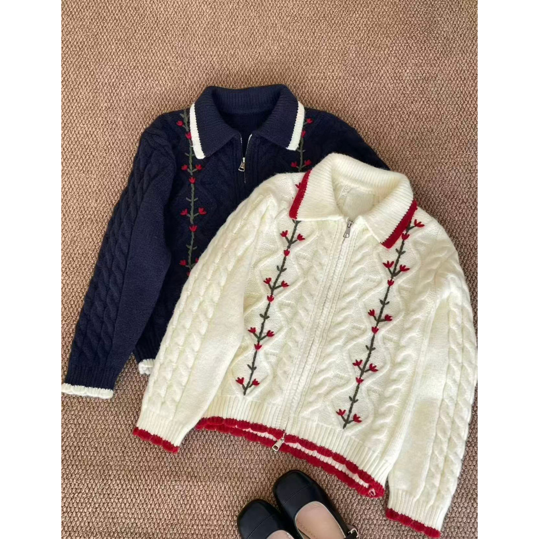一善服饰冬上新甜美学院风撞色绞花绣花宽松翻领保暖毛衣PAN9868