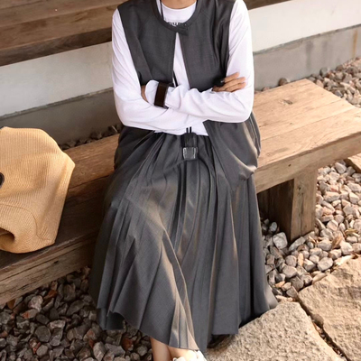 静茹夏上新高级感灰调马甲+百褶半裙套装J832