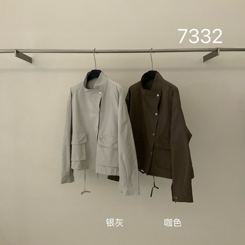 秋上新城市户外机能风翻领宽松风衣V-267332
