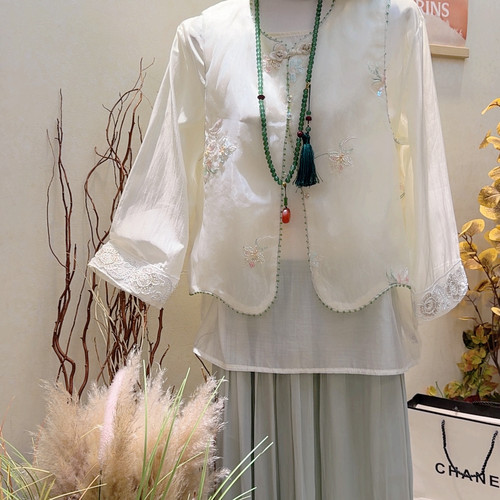 静茹夏上新新中式时尚刺绣钉珠设计马甲(不含内搭项链帽子)9471