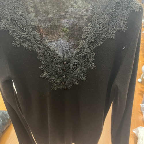 冬上新温柔风蕾丝拼接V领显瘦长袖保暖毛衣(不O388