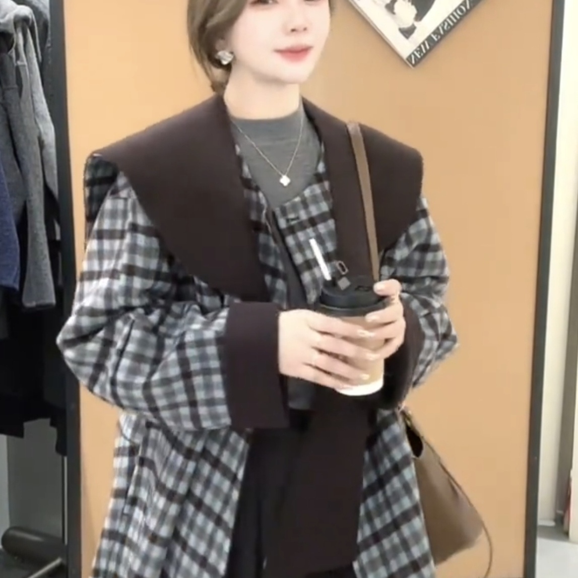 静茹羊毛外套(配可脱卸披肩,可脱卸狐狸毛袖)（含90澳毛）25159-