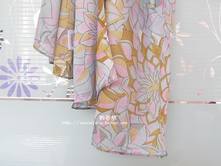 秋冬新款田园风时髦百搭几何图案长款多功能小丝巾数码印花围巾女