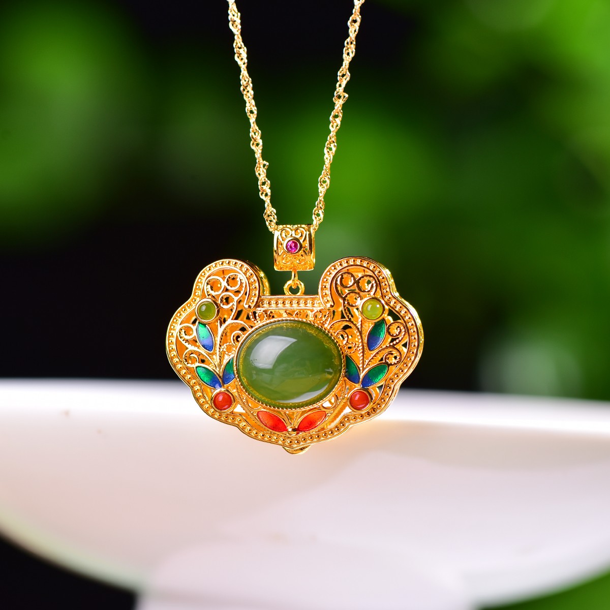 和田玉925银镶嵌如意锁项链