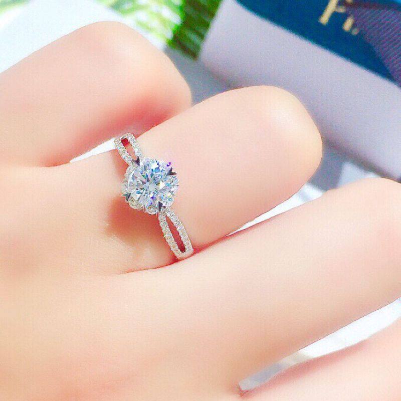 周福鑫 18k金钻戒 豪华群镶婚戒 求婚订婚礼物 H色显钻款定制