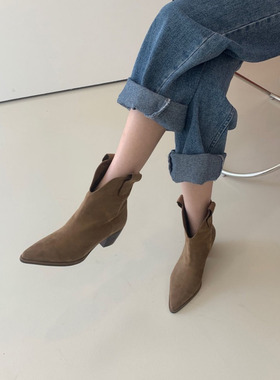 现货水之心加绒尖头粗跟西部牛仔靴短靴女韩版2025新复古小众英伦
