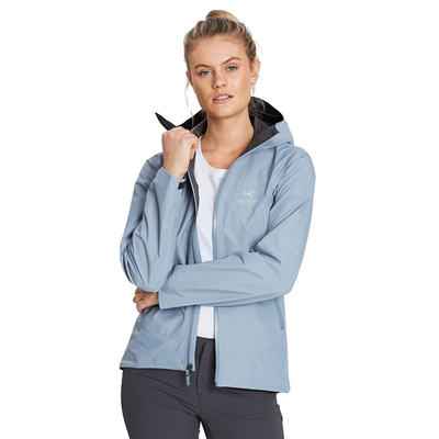 时尚轻薄防水冲锋衣现货