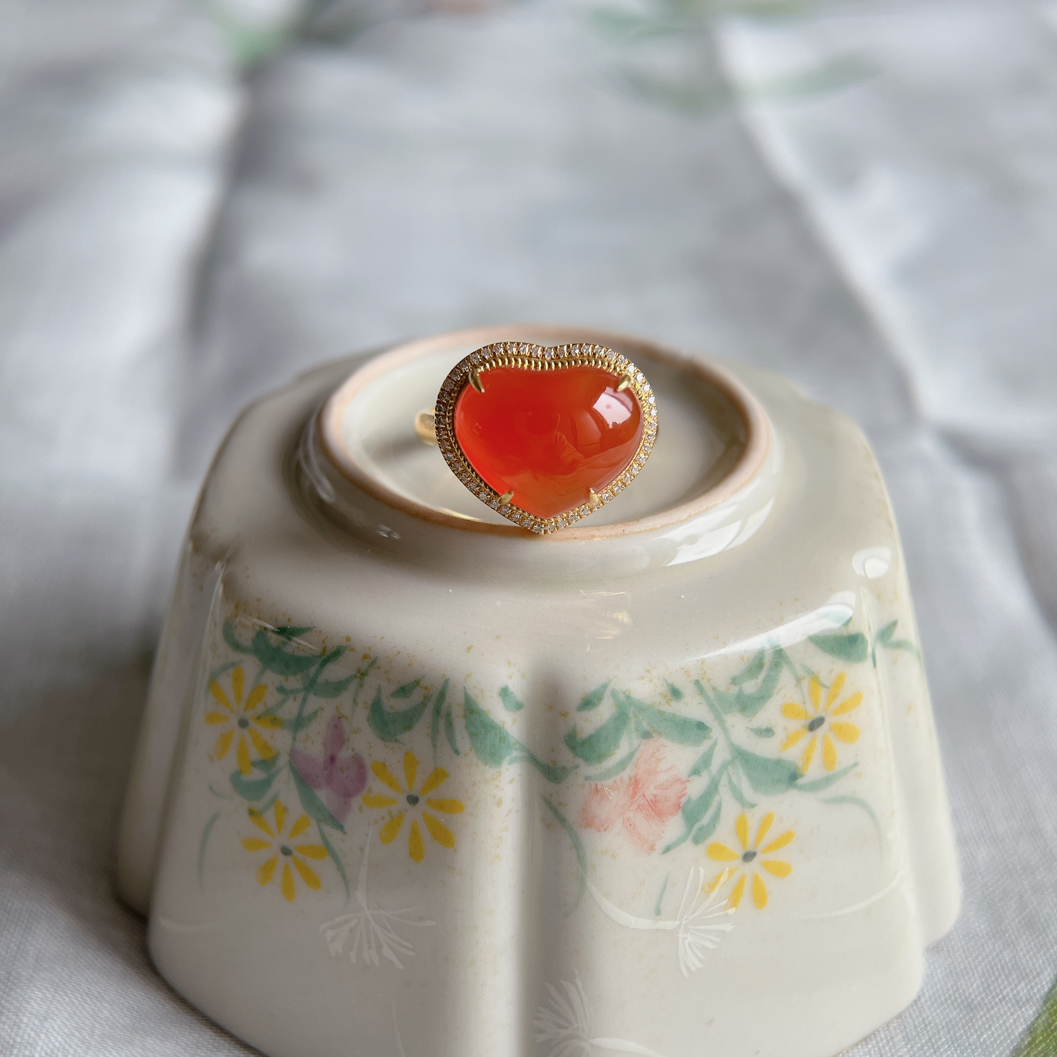 高品质纯天然原矿云南保山河湾料冰红心形18K金镶钻石爱心戒指