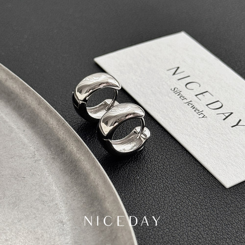 Niceday耳饰S925银素圈光面重工长期主义百搭通勤气质耳环耳扣
