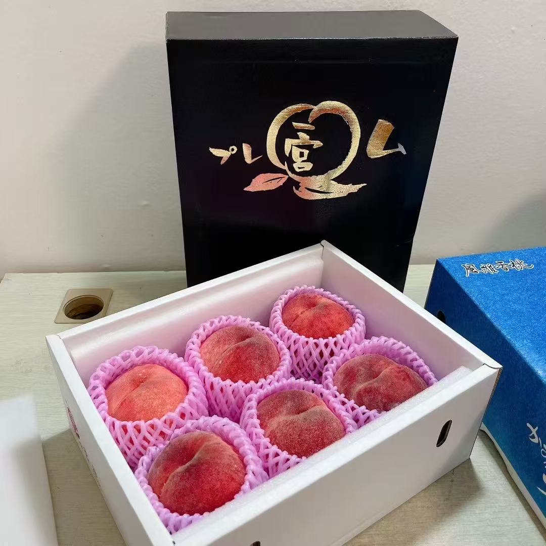 秋季的水蜜桃食用农产品
