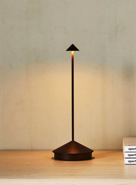 北欧丹麦现代移动便携式台灯艺术创意触摸调光充电床头餐桌pina灯