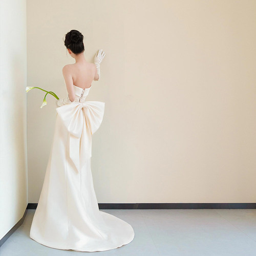 法式抹胸缎面婚纱新娘高级感出门