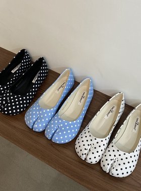 ＂奶蓝波点＂少女感百搭猪蹄鞋女2025新款夏季分趾平底鞋