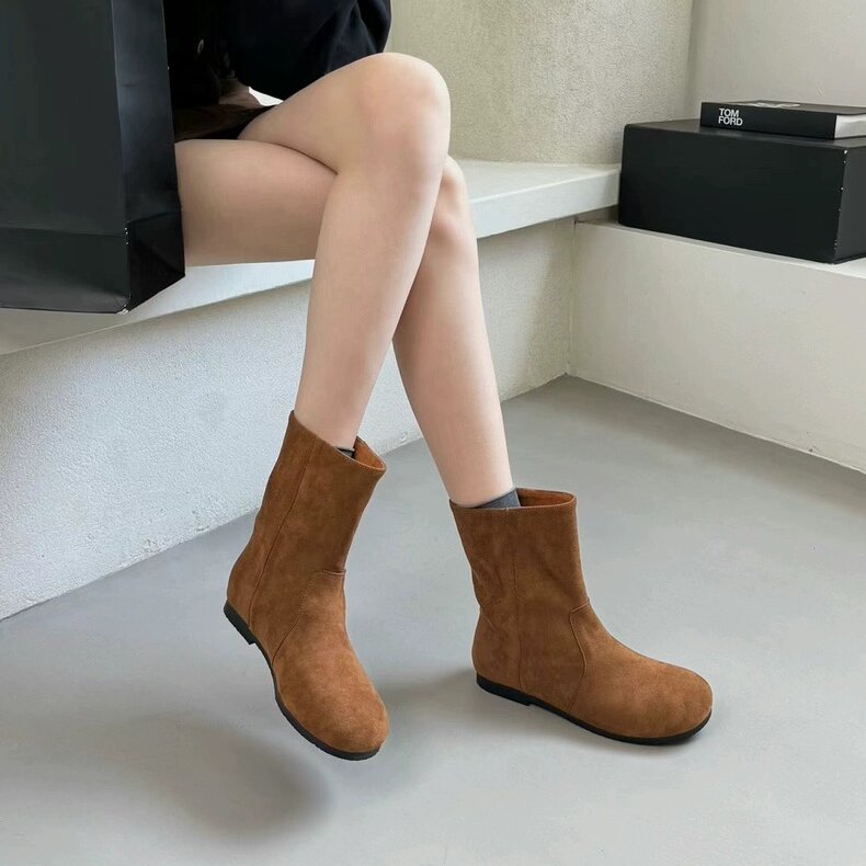 复古马丁靴百搭包裹性圆头时尚