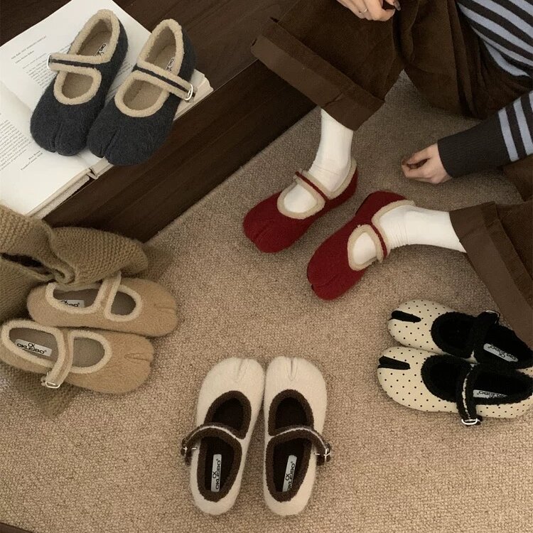 冬季日系分趾毛毛单鞋女外穿加绒红色玛丽珍鞋小众复古平底棉鞋女