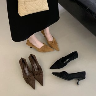 尖头细跟气质显瘦通勤单鞋 MONTH2026春款 女中跟浅口 BEAN COLORED