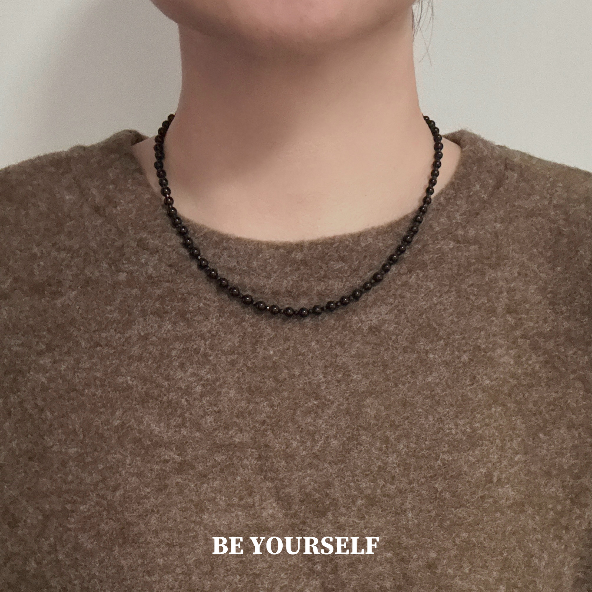 简约通勤高级感黑玛瑙黑尖晶串珠项链女百搭气质颈链锁骨链毛衣链