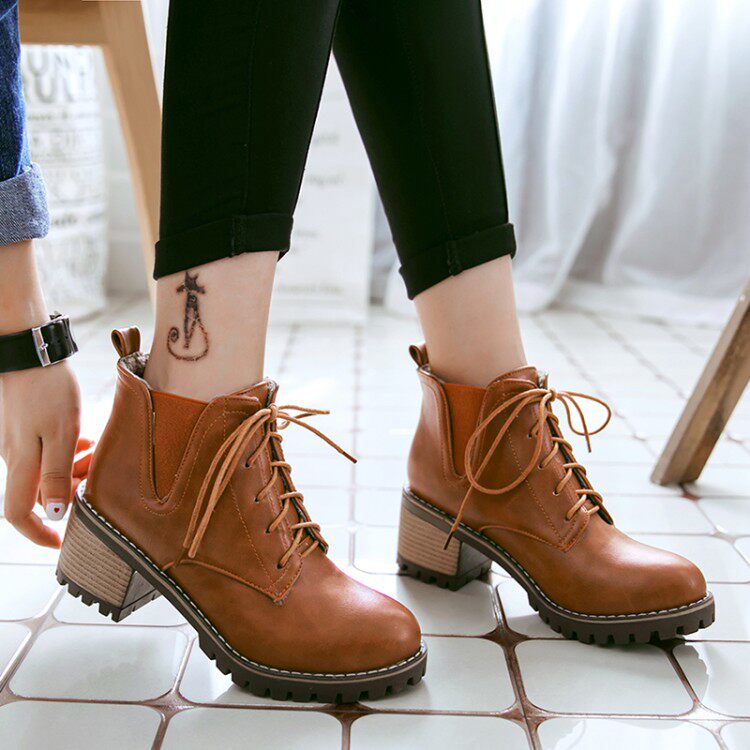 鞋子棕色灰色鞋系带粗跟中跟短靴马丁靴英伦大码靴子小码女靴 JYX在类目 女鞋, 靴子中 - 来自Buy2taobao.com提供专业的淘宝代购服务