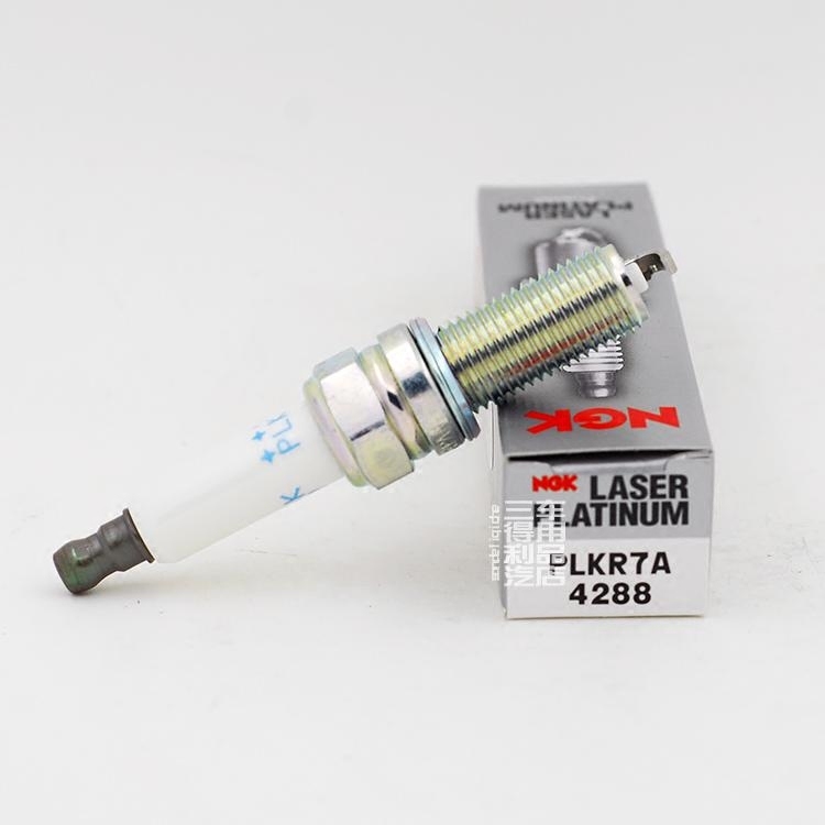 进口NGK双铂金火花塞PLKR7A 4288  适用于奔驰C230 C280 E级 GLK