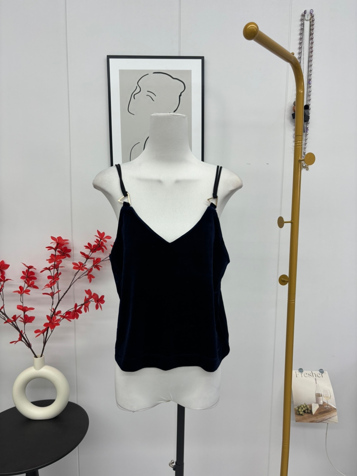 高端时尚高级感丝绒吊带背心春秋款修身显瘦气质款百搭打底衫