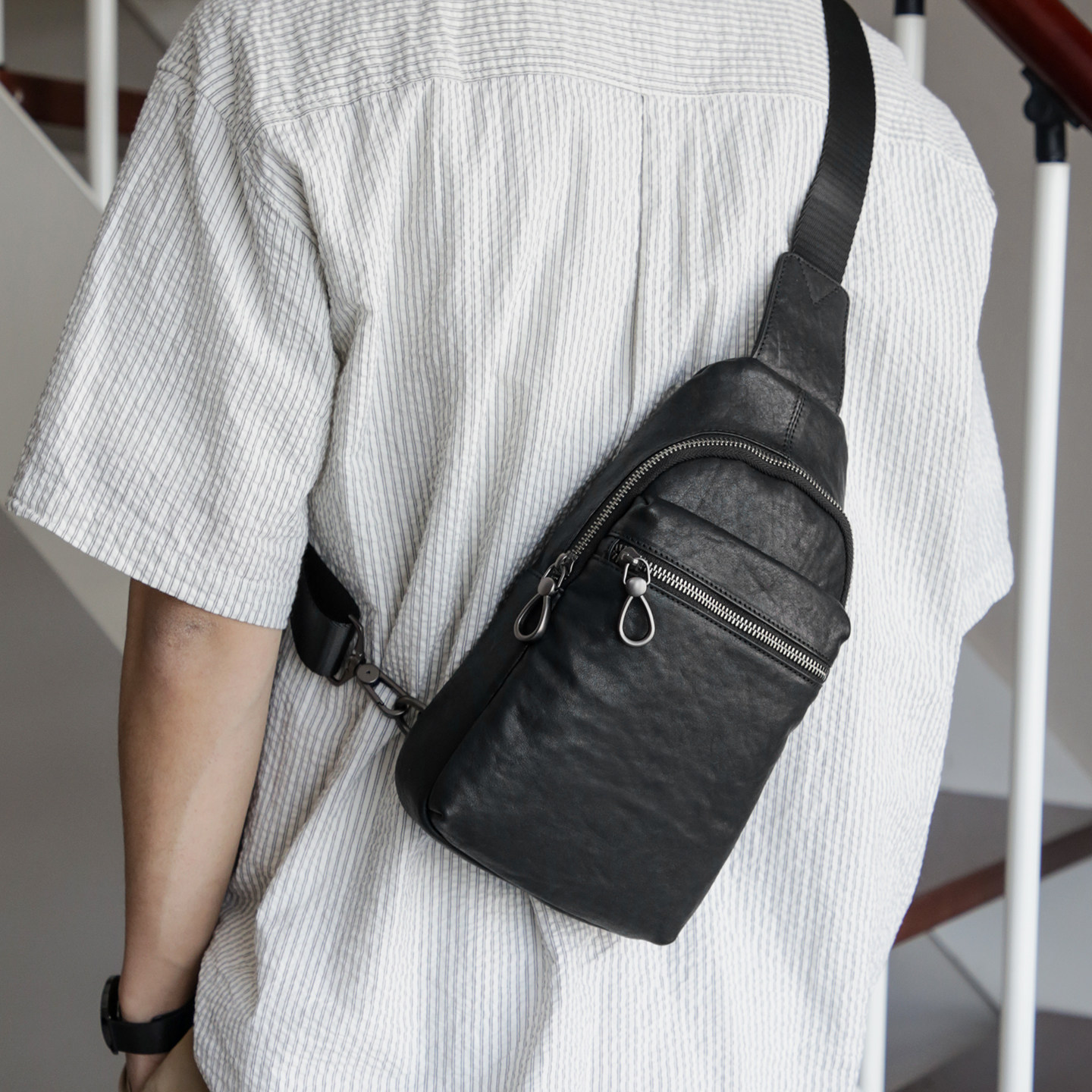 古造新款真皮男士小胸包头层牛皮休闲百搭个性简约高级单肩斜挎包