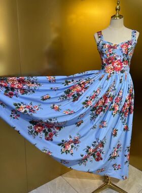 欧美女神D家同款 蓝底大花棉布紧身胸杯吊带大摆连衣裙 高品质