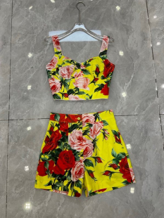 套装 短裤 高品质 黄底玫瑰棉布紧身胸杯小吊带上衣 欧美女神D家同款